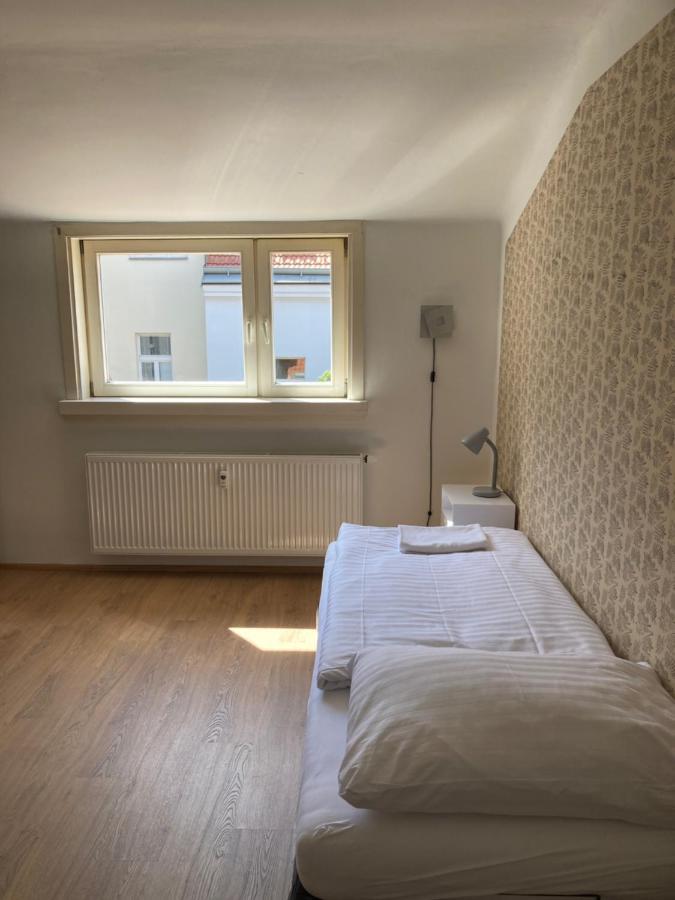 Zizkov Tower Suites 프라하 외부 사진